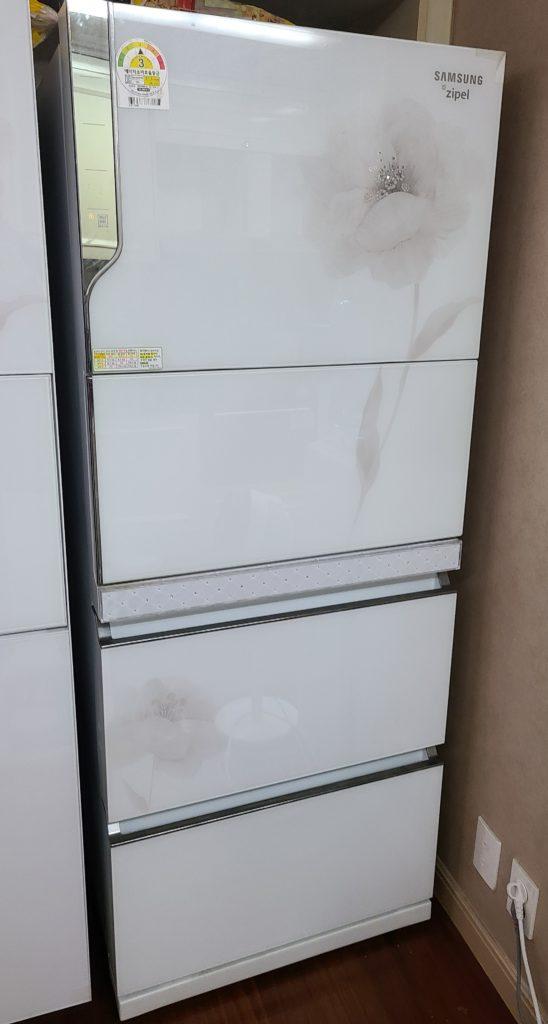 Korean kimchi refrigerator