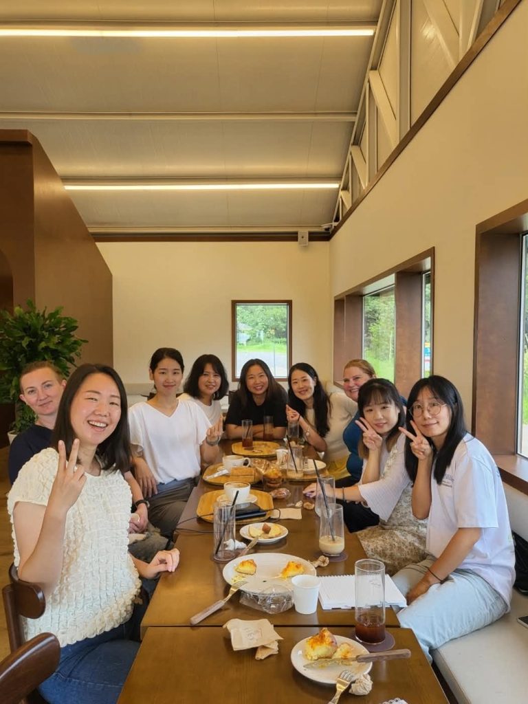friends enjoying brunch