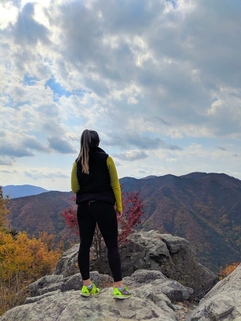 hiking in korea mt apsan