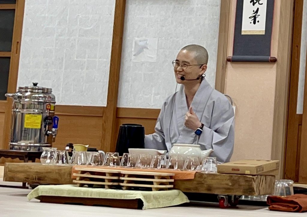 Choeun Sunim leading a tea ceremony during Sudeoksa Templestay